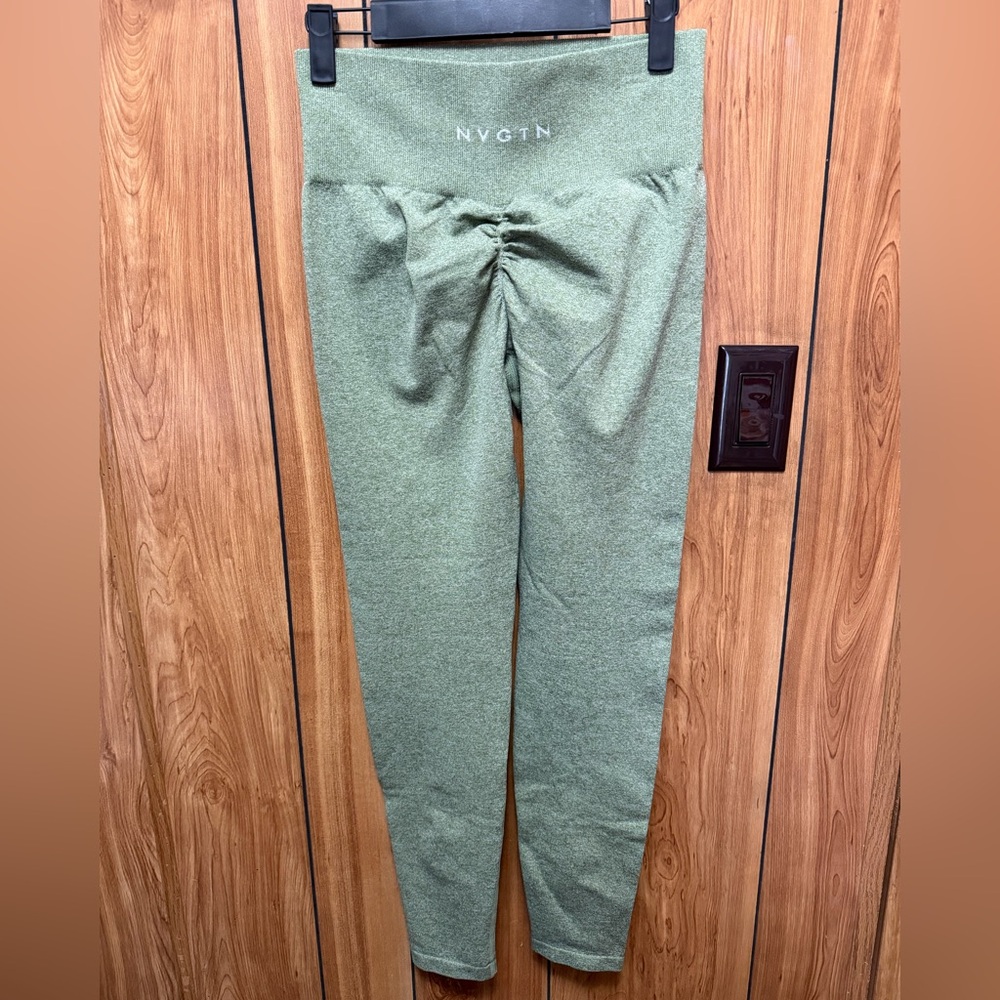 NVGTN Olive Ruched butt seamless Leggings